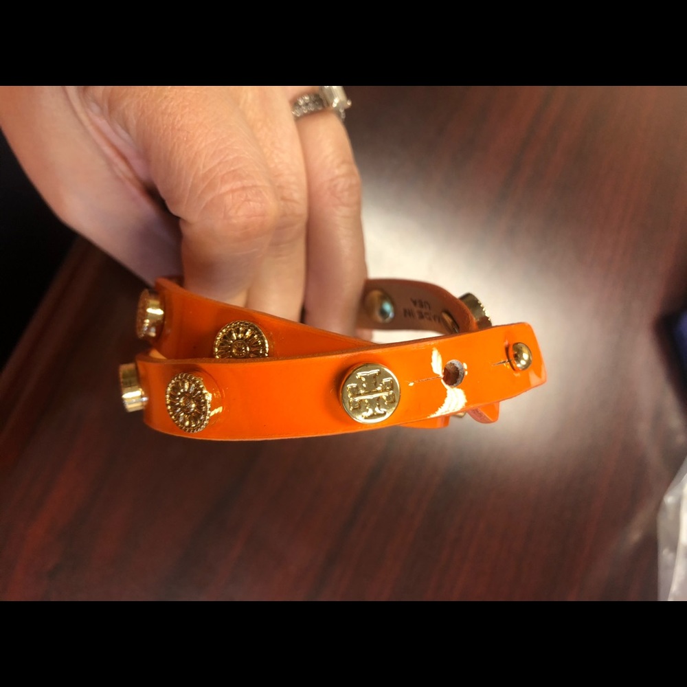 Tory Burch wrap around bracelet-NEW